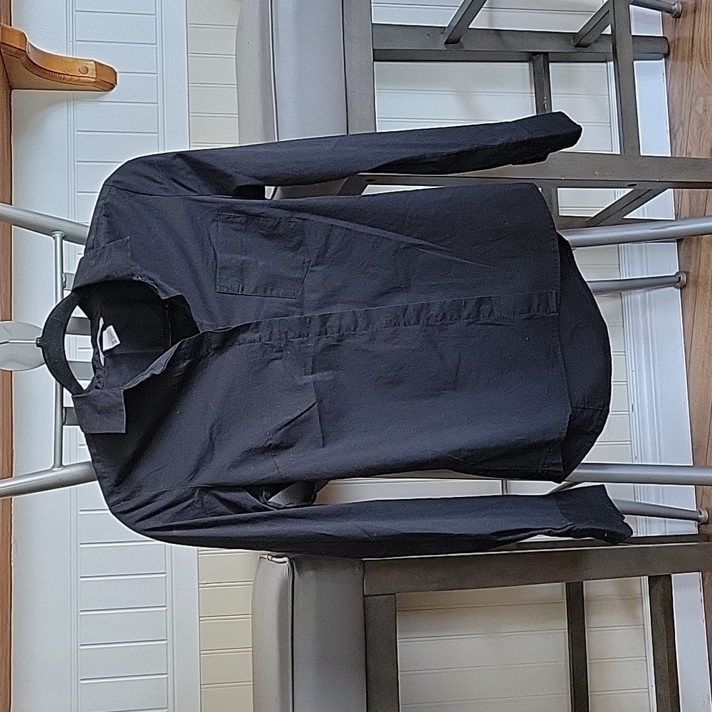 Black buttom blouse